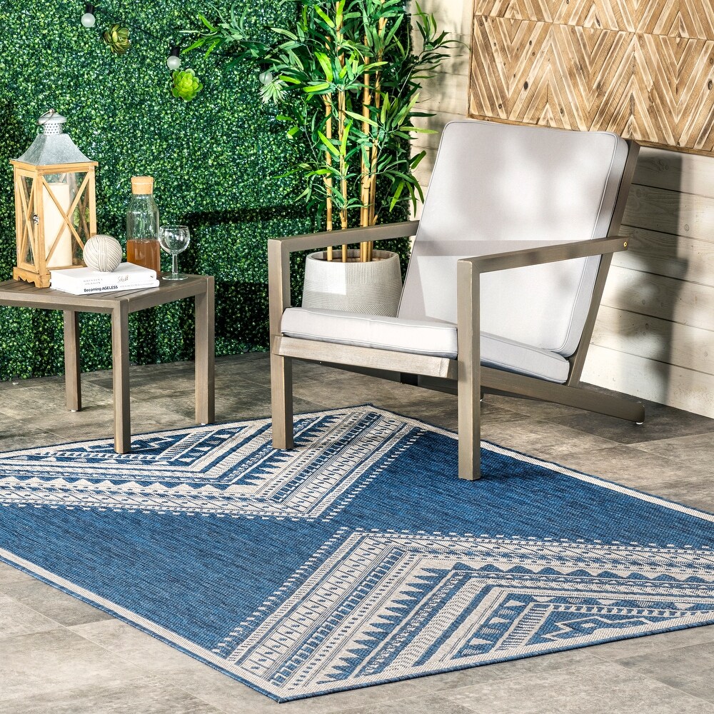 Brooklyn Rug Co Landry Aztec Indoor/Outdoor Area Rug