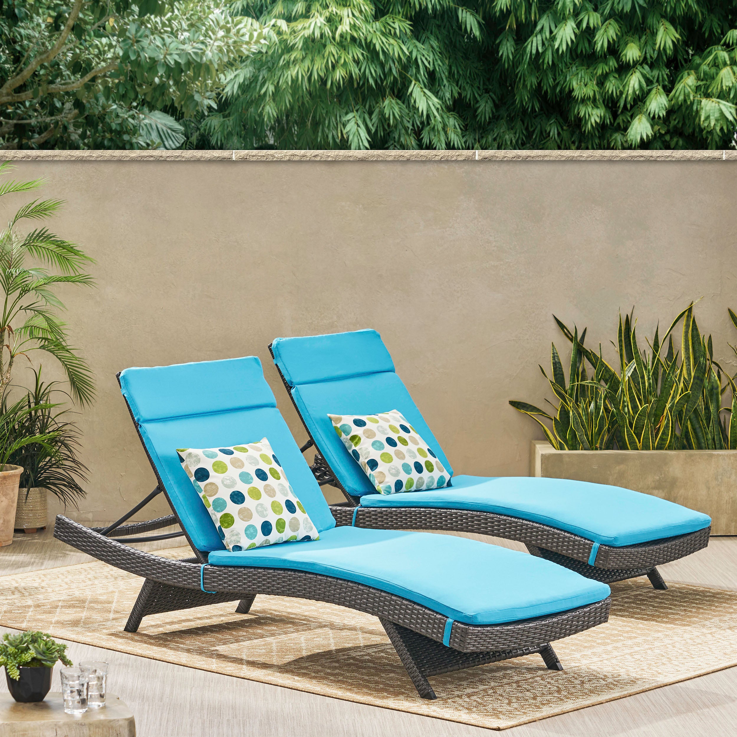 Nassau Outdoor Grey Wicker Adjustable Chaise Lounge with Cushion (Set of 2)