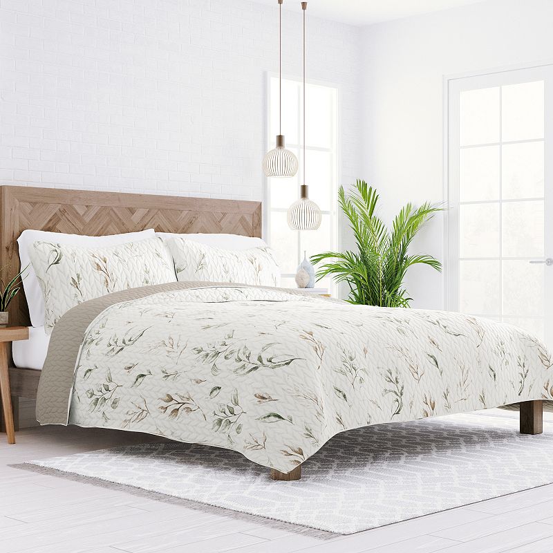 Home Collection All Season Watercolor Leaves and Stripes Reversible Quilt Set with Shams