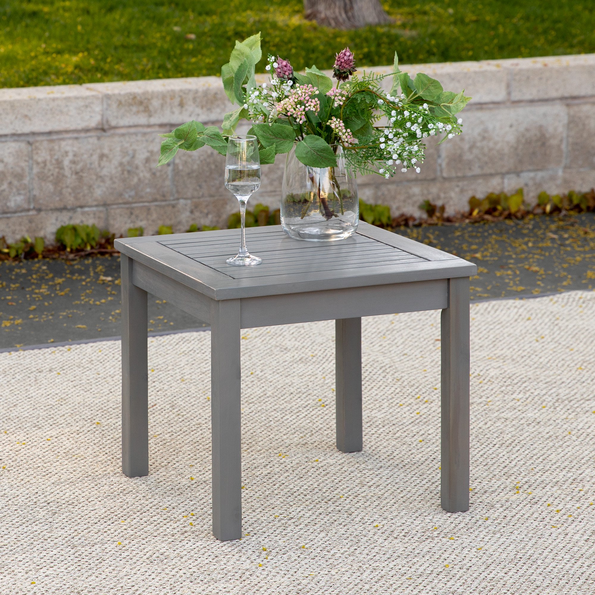 Manor Park Acacia Wood Outdoor Patio End Table， Grey Wash