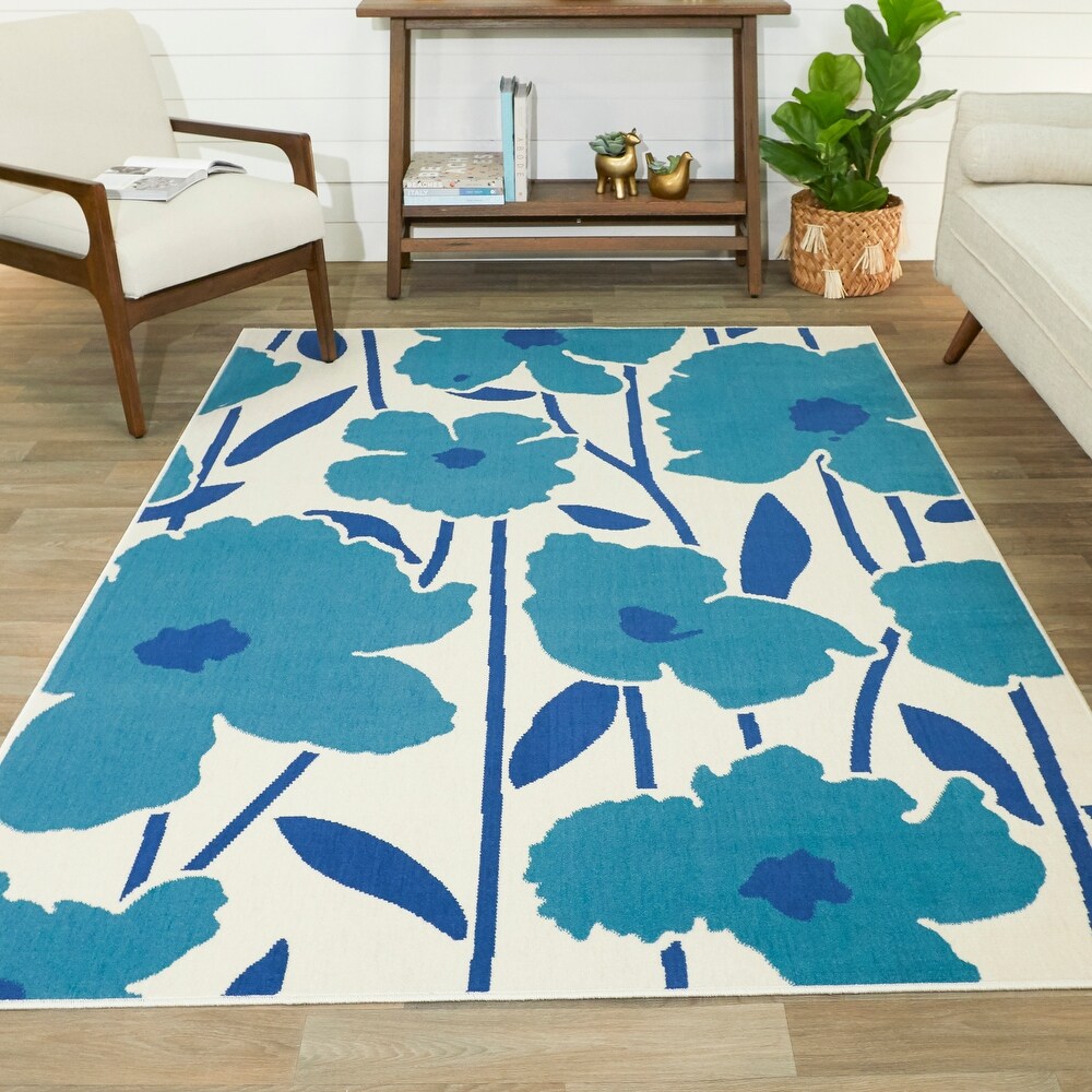 Hester Floral Indoor/Outdoor Area Rug