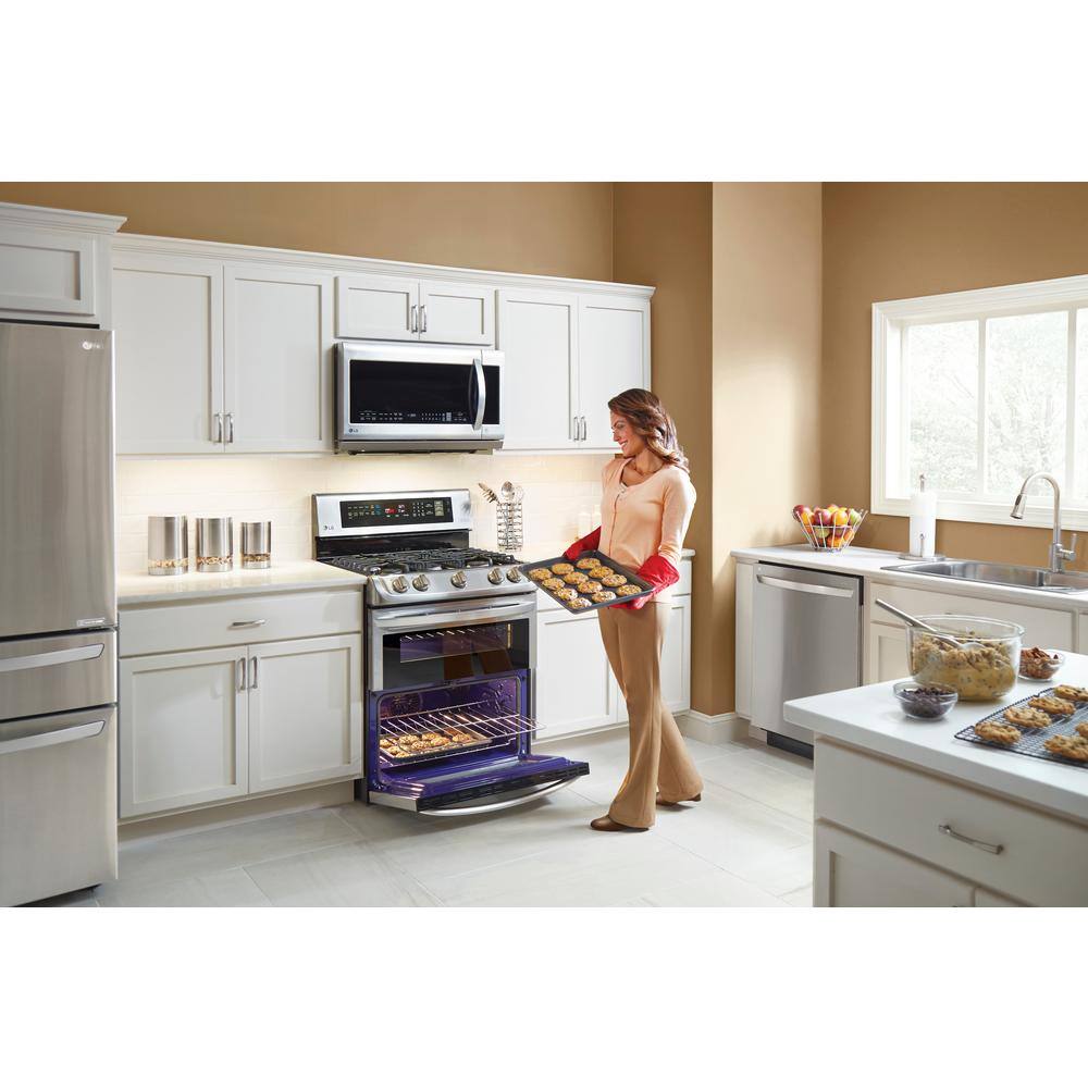 LG 6.9 cu. ft. Double Oven Gas Range with ProBake Convection Oven Self Clean and EasyClean in Stainless Steel LDG4313ST