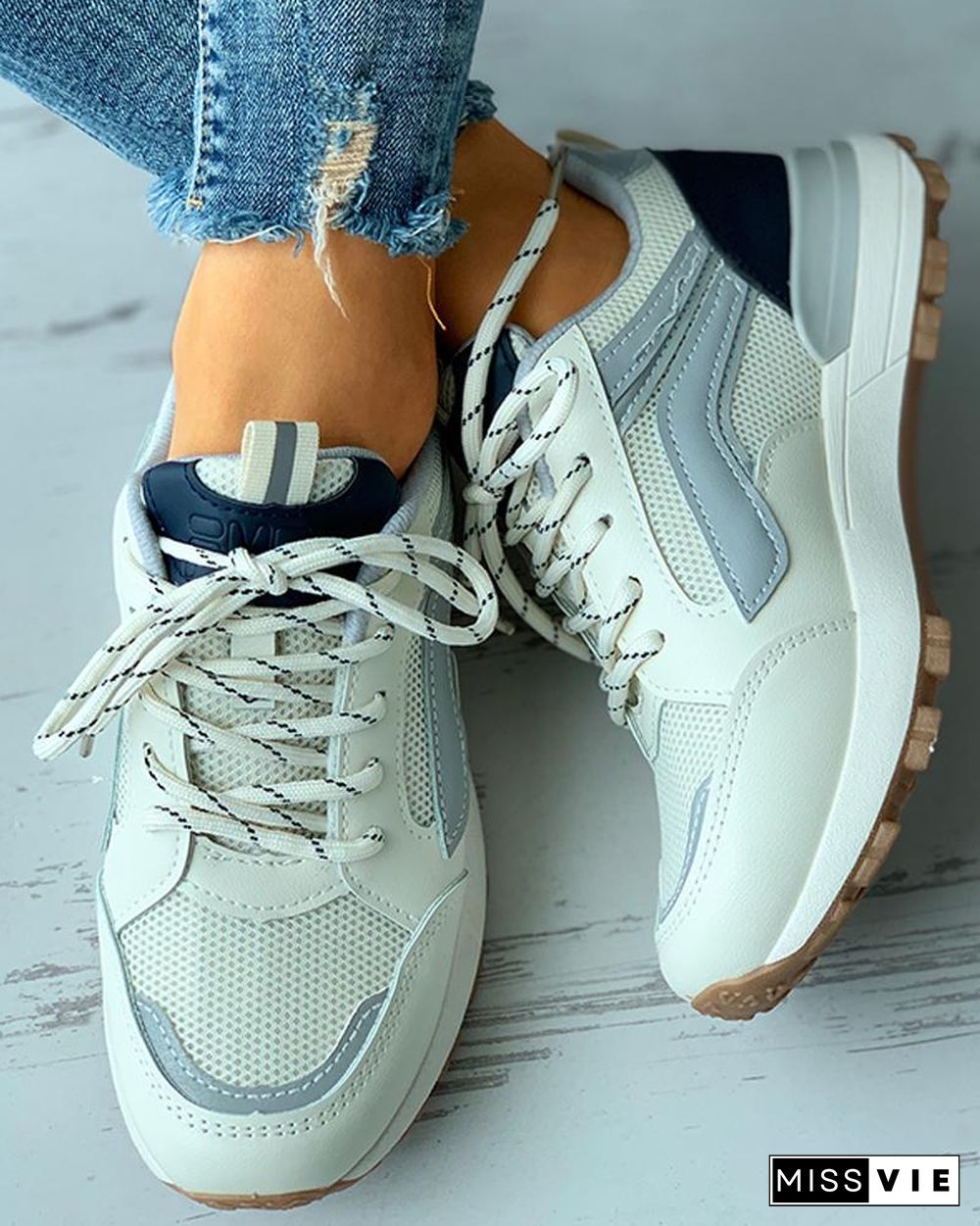 Colorblock Lace-up Breathable Casual Sneaker