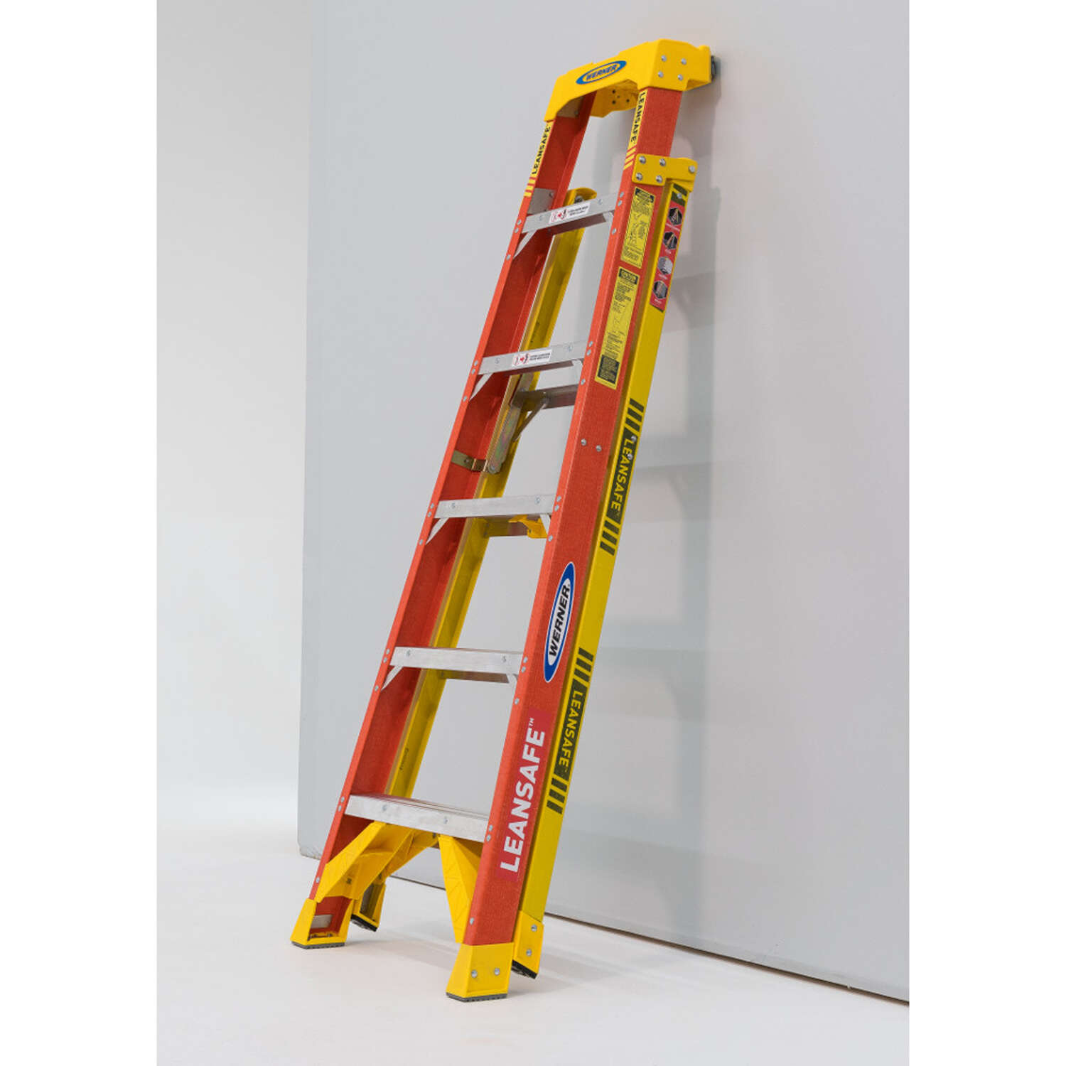 Werner Leansafe 6 ft. H Fiberglass Step Ladder Type IA 300 lb. capacity