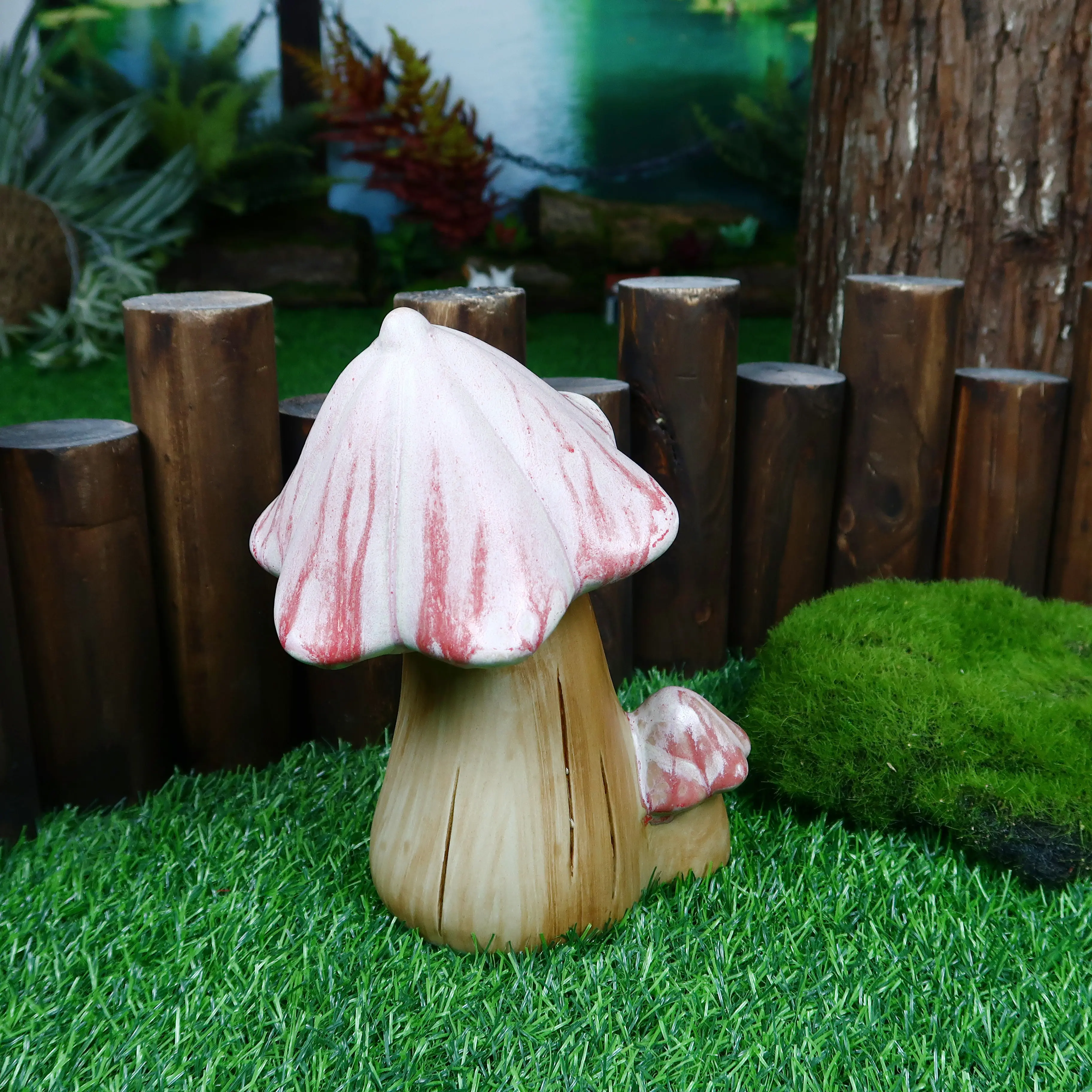 Popular Home Garden Landscaping and Decoration Ceramic Artificial Plant Mushroom Ornament Park Lawn Decoration Mushroom