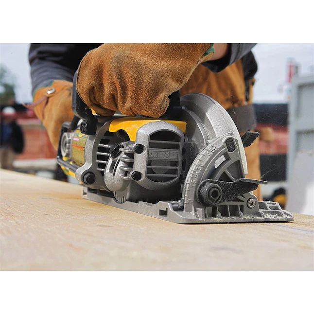 DEWALT DWS535B 7-1/4 in. Wormdrive Corded Circular Saw