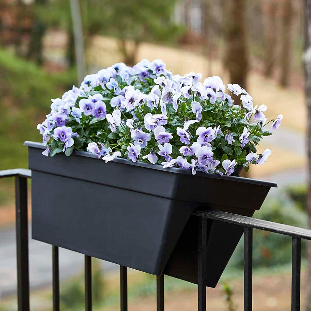 Southern Patio Newbury 24 in. Black Resin Deck Rail Planter ND2412BK