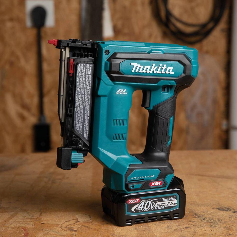 Makita 40V max XGT Brushless Cordless Pin Nailer Kit 23 Ga. 2.5Ah GTP01D1