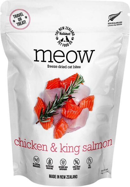 The New Zealand Natural Pet Food Co. Meow Chicken​ and King Salmon Grain-Free Freeze-Dried Cat Treats， 1.76-oz bag