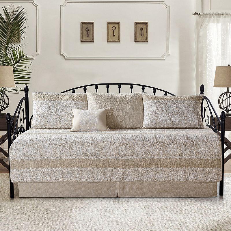 Serenta Emma 6-Piece Quilted Daybed