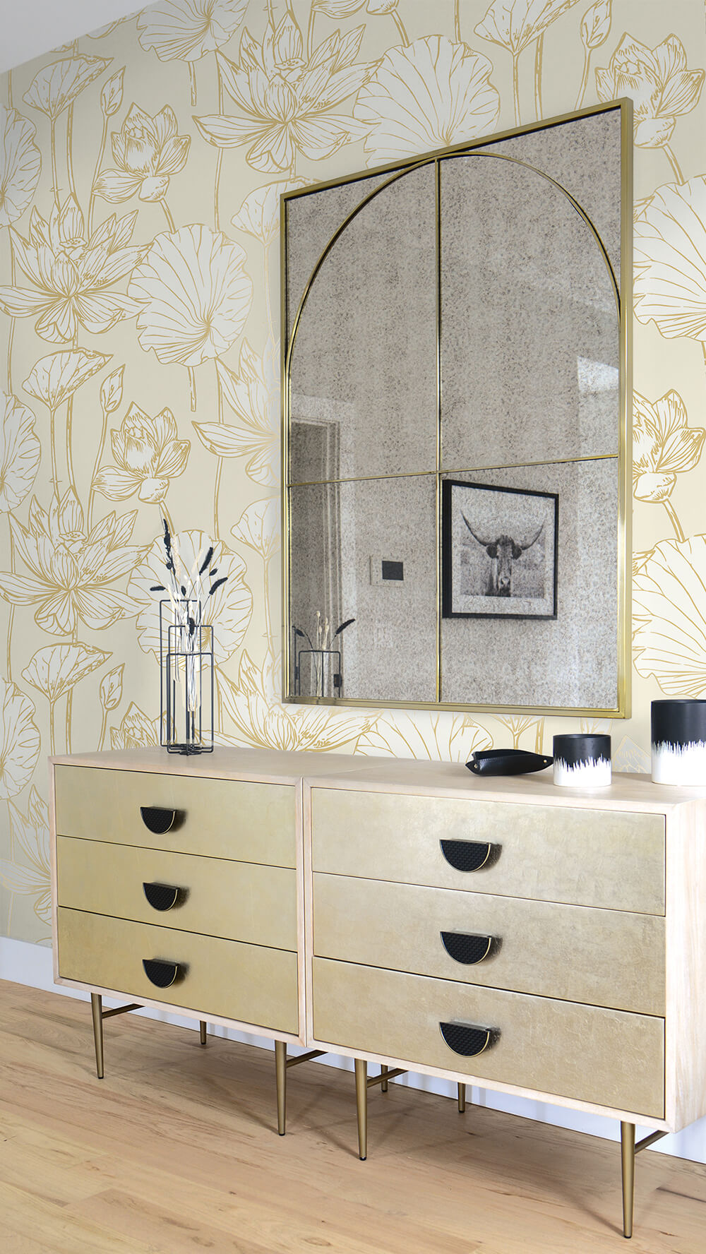 Lotus Floral Peel-and-Stick Wallpaper in Gold and Cream