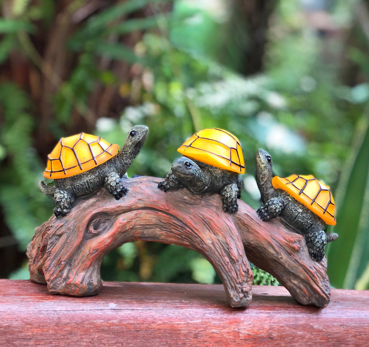 Solar Powered Turtles on Log Garden Decorations , Outdoor Accent Lighting LED Garden Light Decor