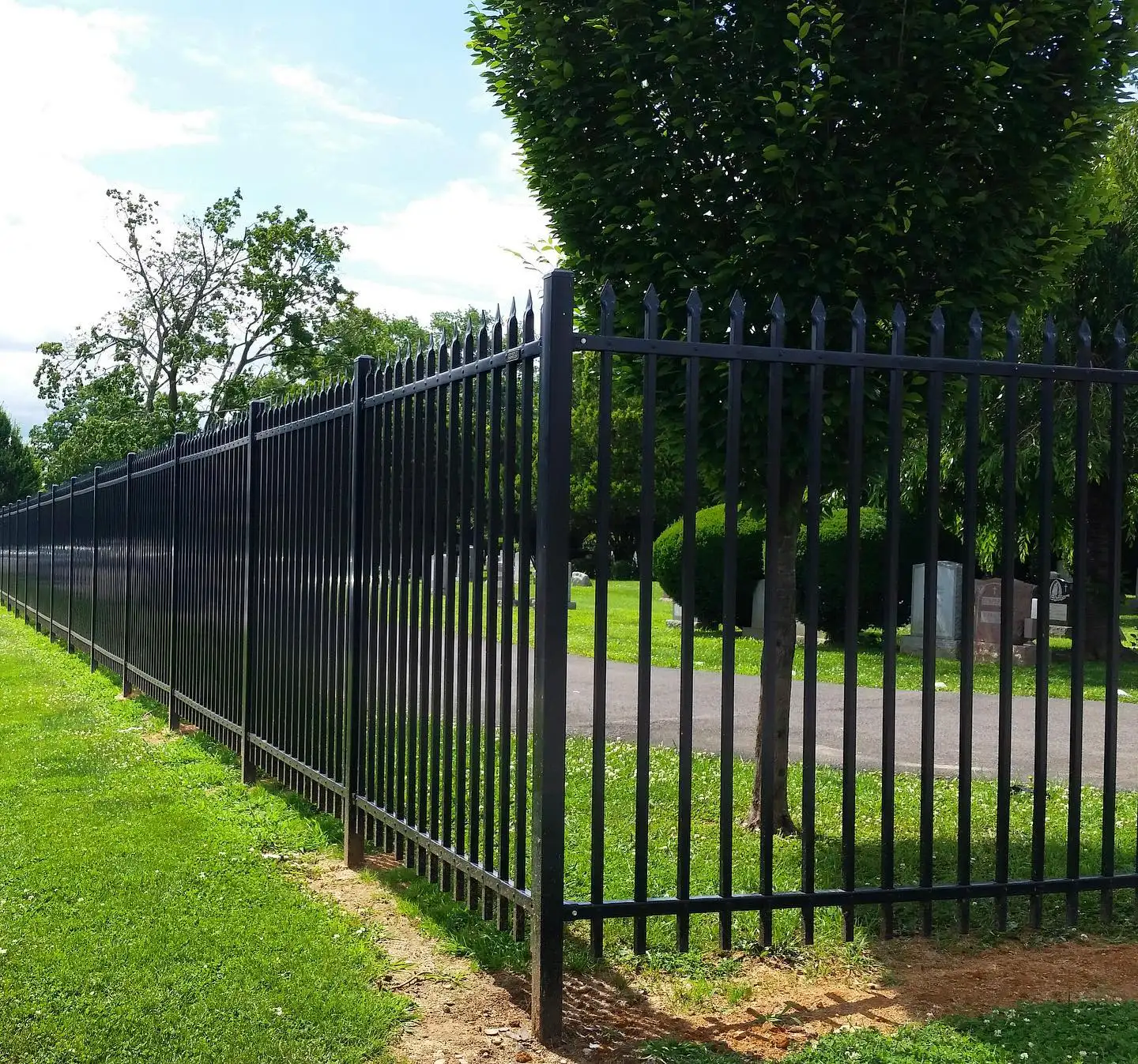 China Supply High Quality  Metal Fence Panels Aluminum  Fence Panels