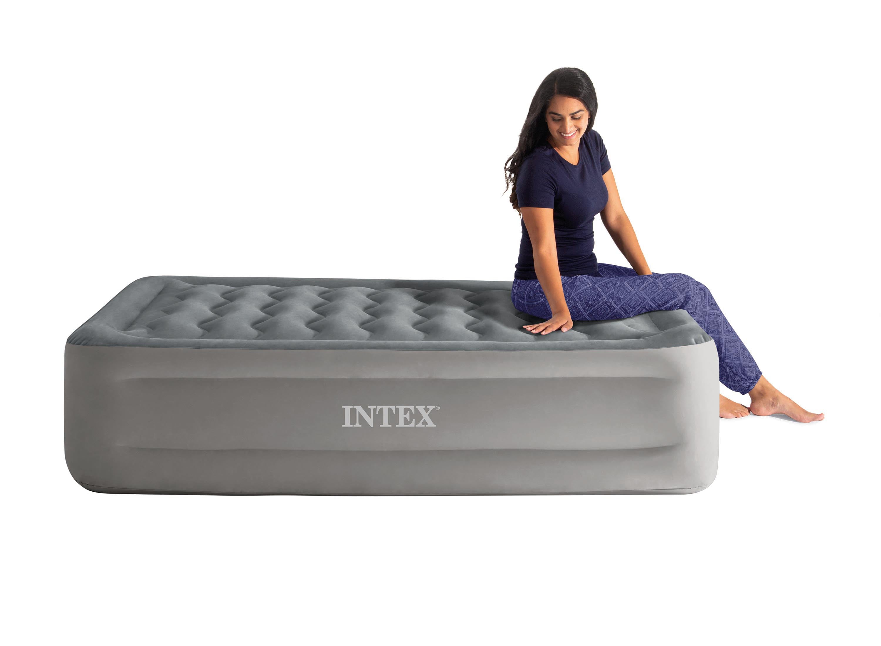 18 High Comfort Plush Raised Air Mattress Bed with Built in Pump Twin