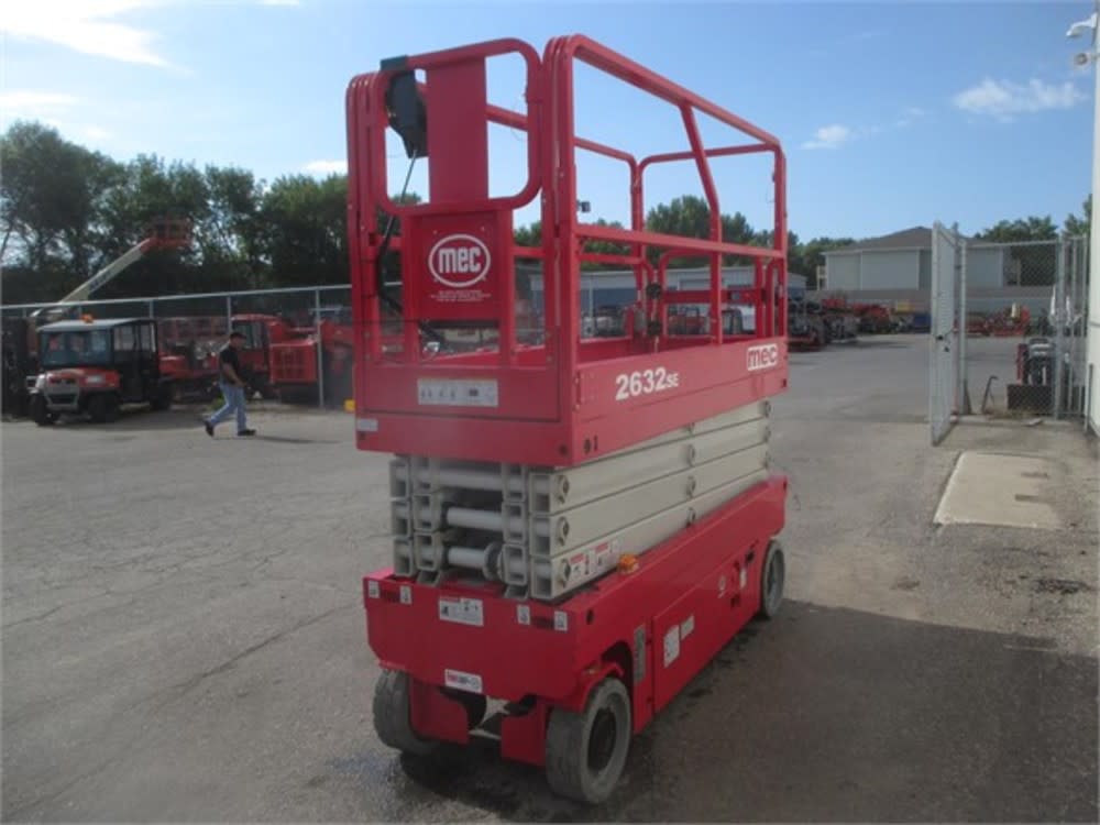 26 Ft. Electric Scissor Lift ;