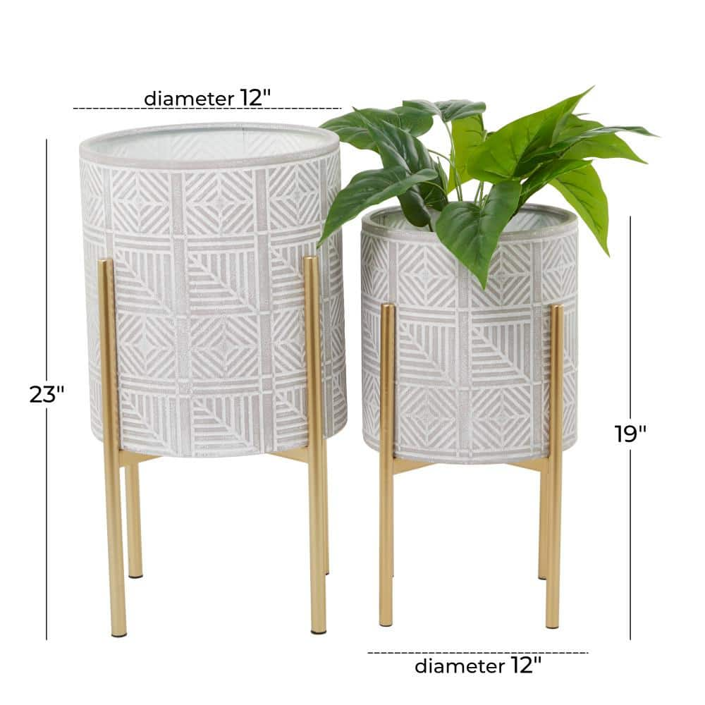 CosmoLiving by Cosmopolitan 23 in. and 19 in. Large Gray Metal Planter with Removable Stand (2- Pack) 041993