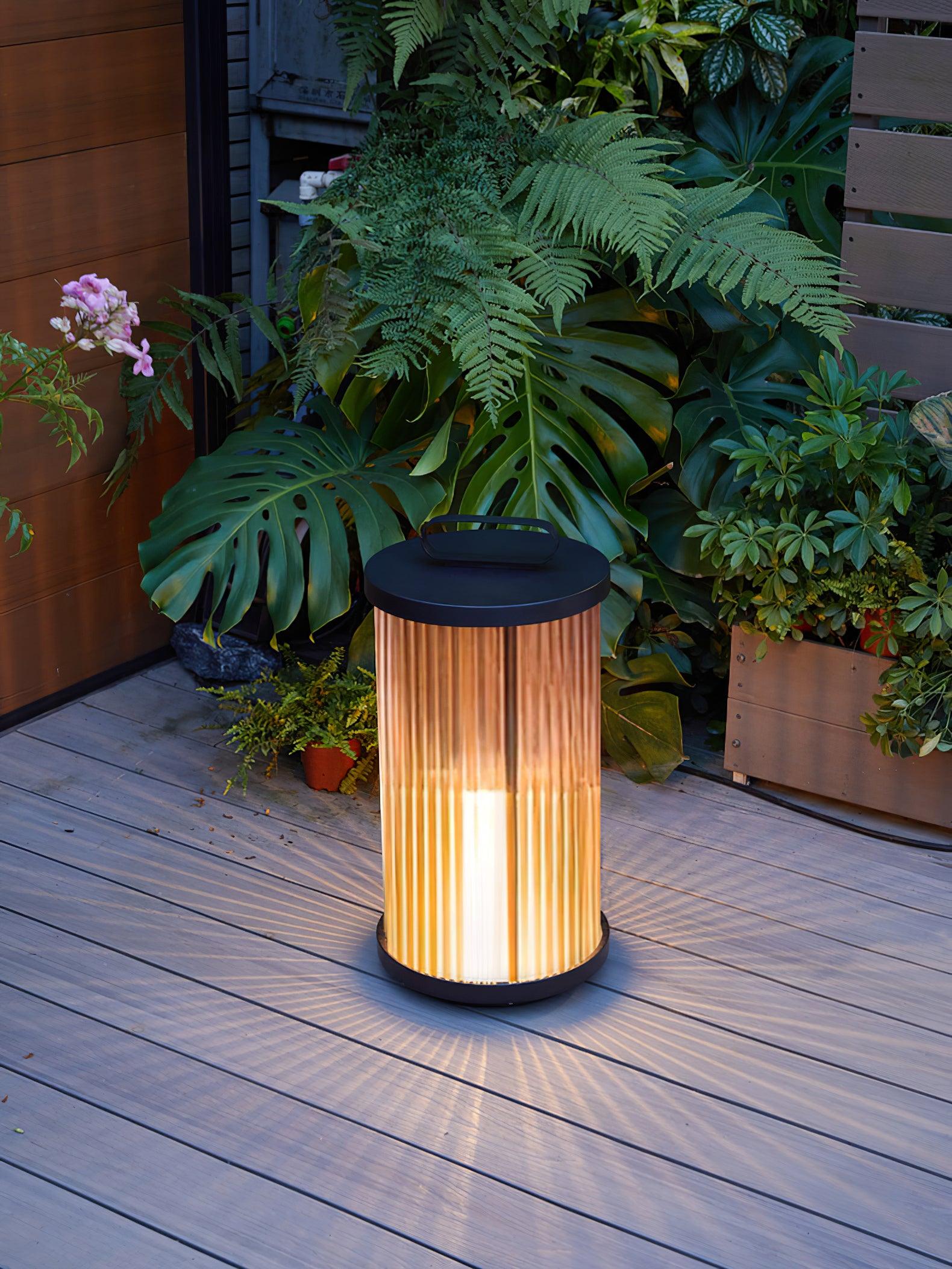 Lantern Garden Outdoor Light