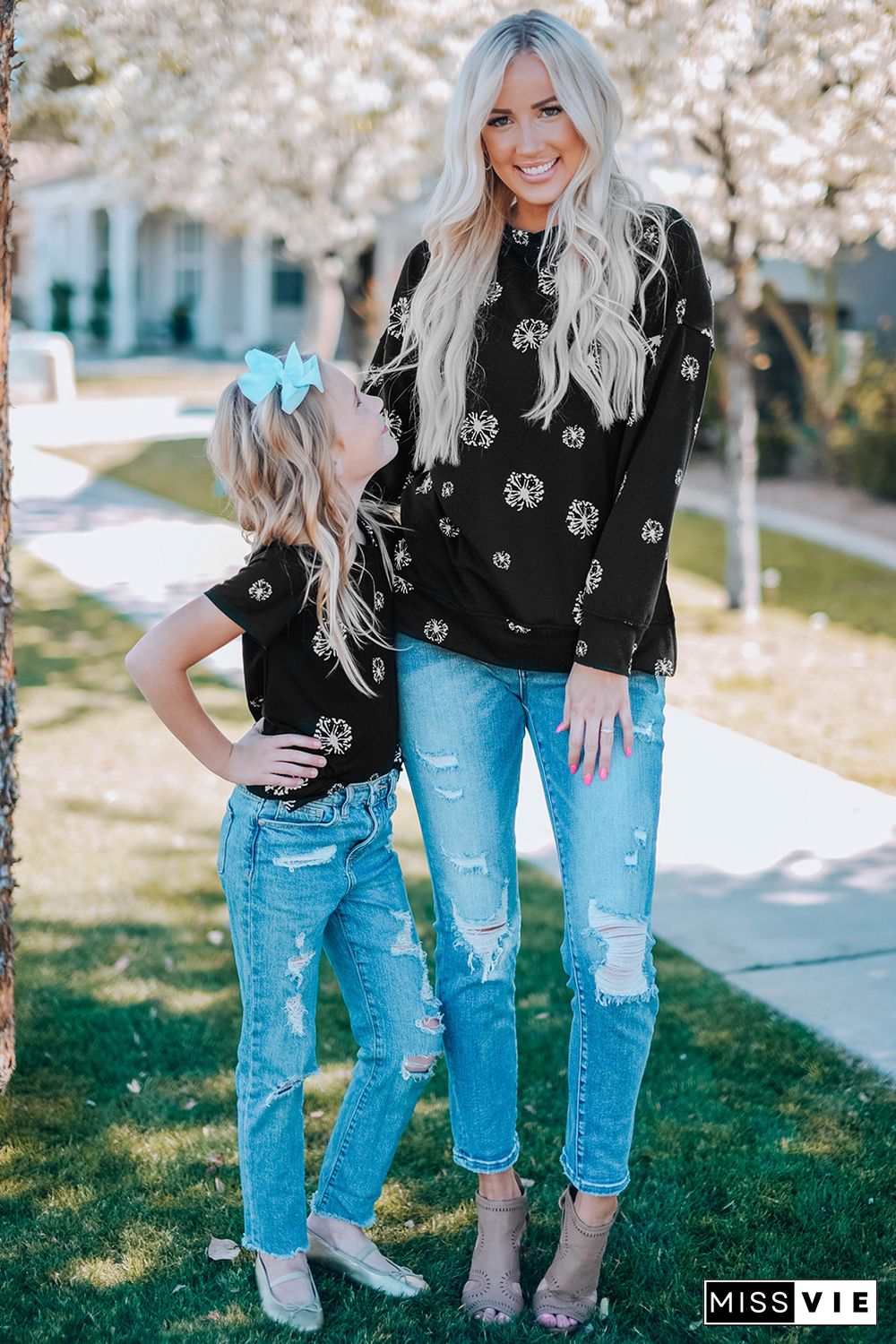 Black Dandelion Print Round Neck Sweatshirt