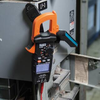 Klein Tools 600 Amp ACDC True RMS Auto-Ranging Digital Clamp Meter with Magnetic Hanger M2O41530KIT