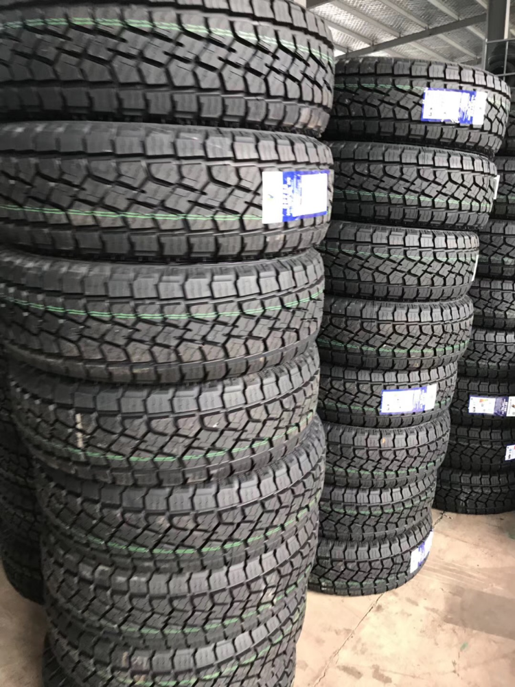 Radial  tyres 215/40ZR17 215/45ZR17 215/60R17 265/70R16LTcar rims 17 inch car tire with wheels tires and accessories