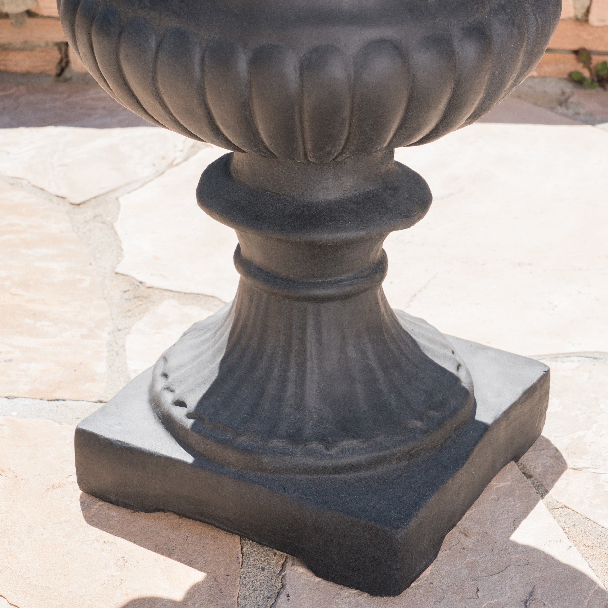 Bunny Vista Outdoor Light Weight Concrete Urn