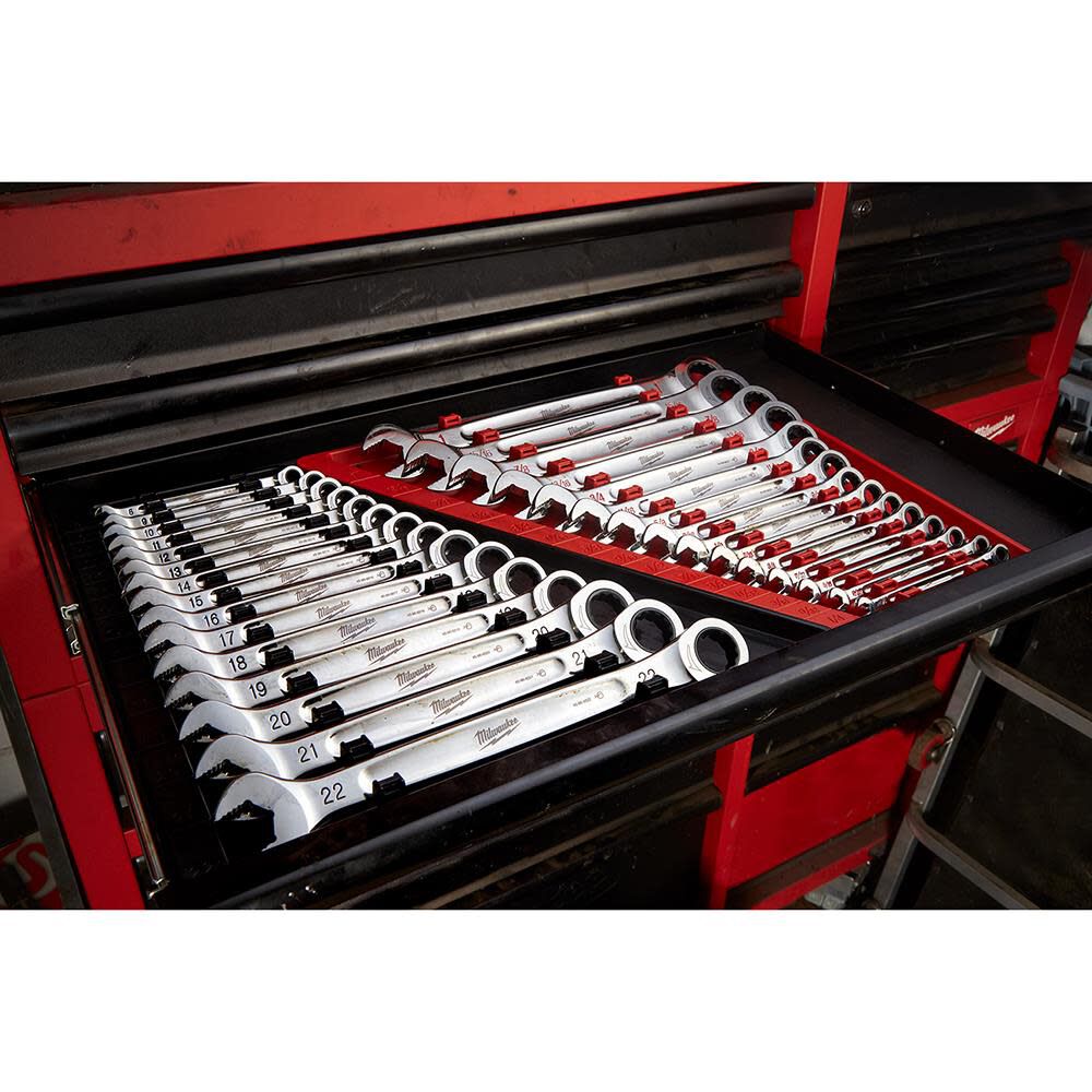 Milwaukee 15pc Ratcheting Combination Wrench Set - Metric 48-22-9516 from Milwaukee