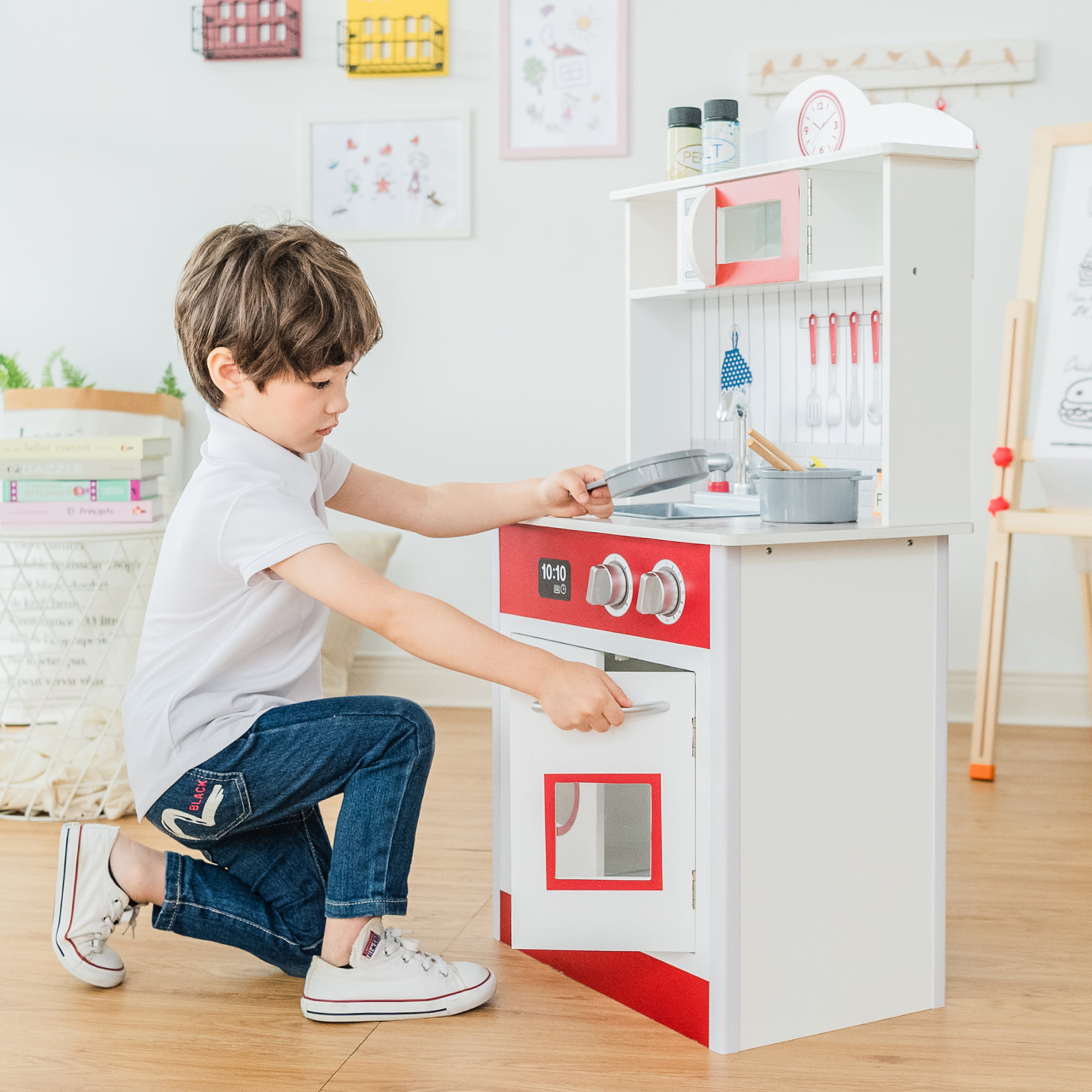 Teamson Kids Little Chef Madrid Classic Kids Kitchen Playset， Red/White