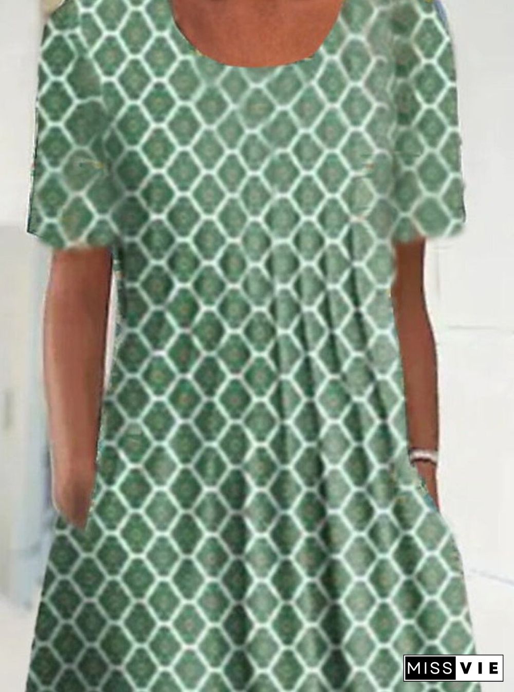 Women's Green Short Sleeve Scoop Neck Graphic Printed Midi Dress