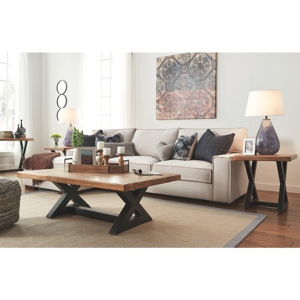 Signature Design by Ashley， Wesling Casual Light Brown End Table