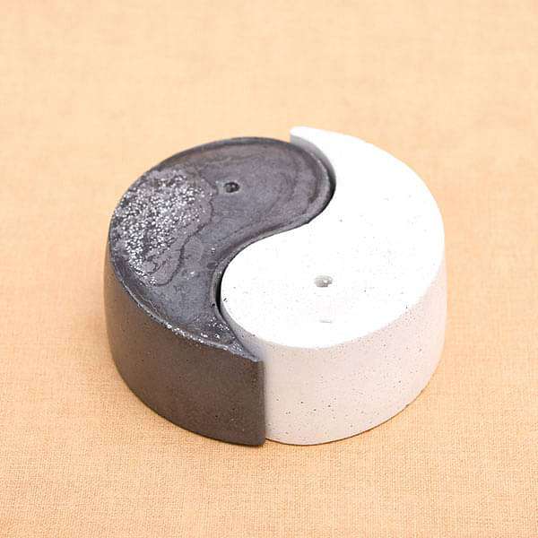 6.3 inch (16 cm) Ying Yang Concrete Pot with Plate(Rustic Black, Rustic White)