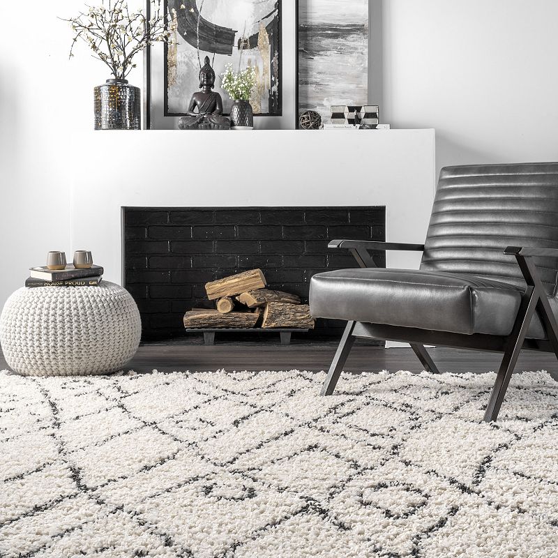 nuLoom Nieves Moroccan Diamond Tassel Area Rug