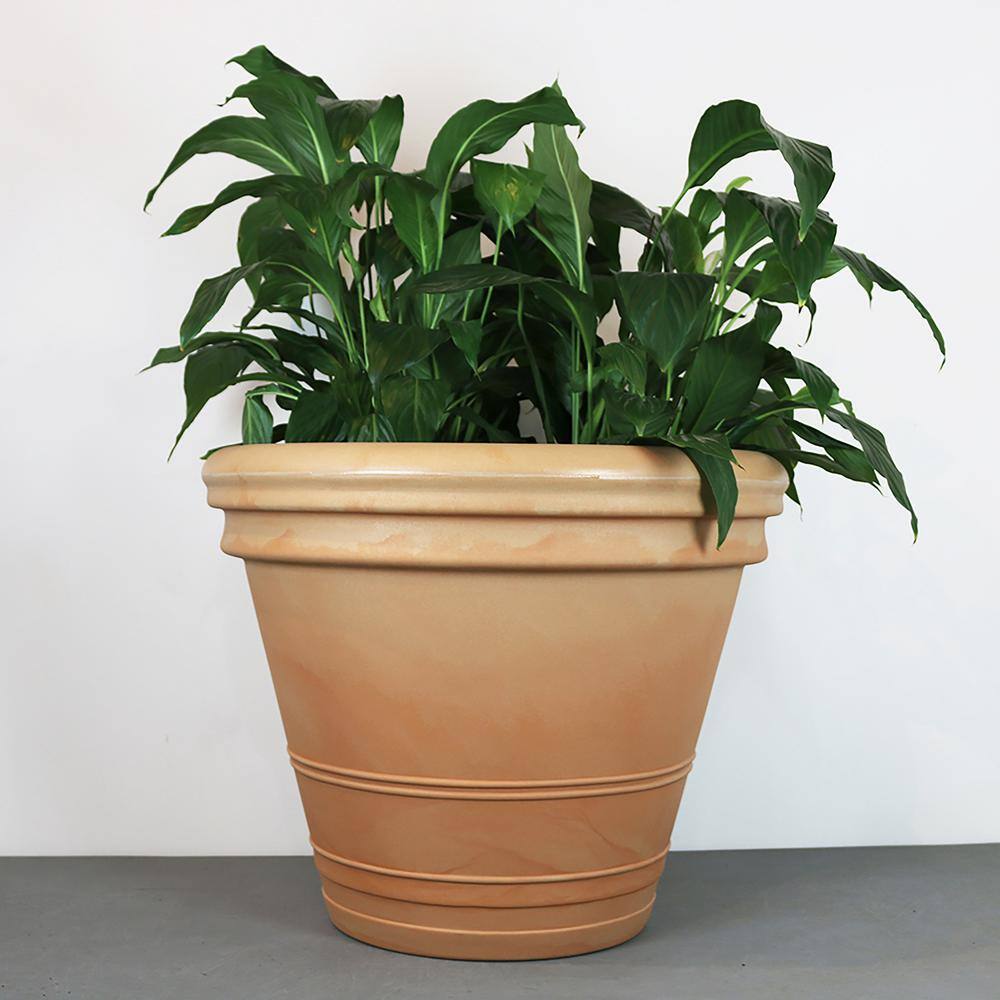 Rain Forest 30 in. Ant㉡rio Rolled Rim Plastic Planter R.0302.076.068.02