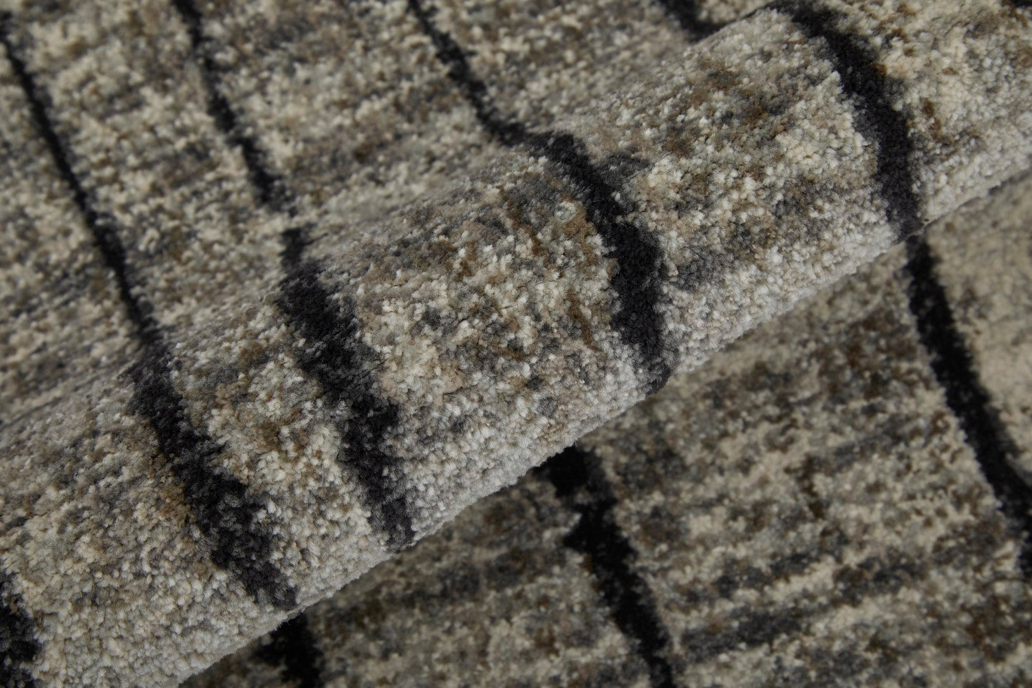 Kiba Abstract Gray/Black/Taupe Rug