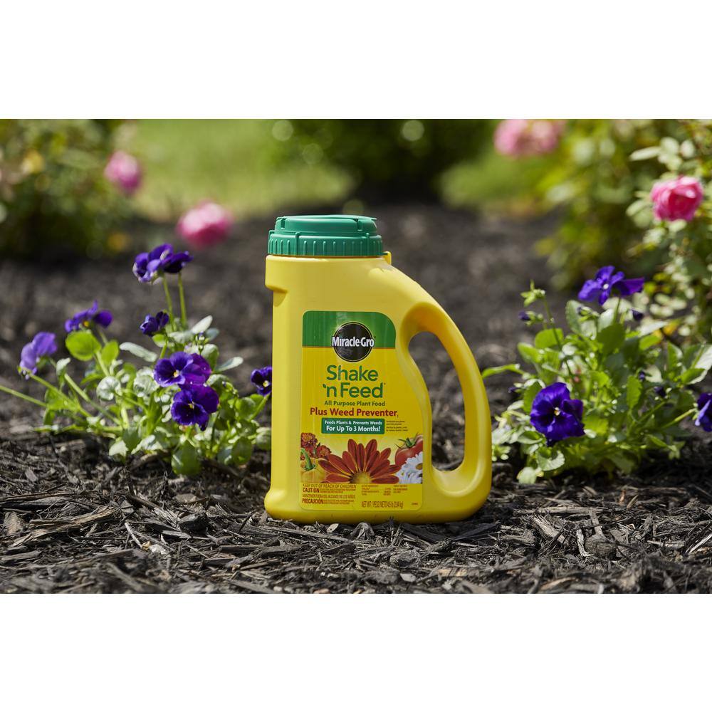 Miracle-Gro Shake'n Feed 4.5 lbs. All-Purpose Plant Food Plus Weed Preventer 103836