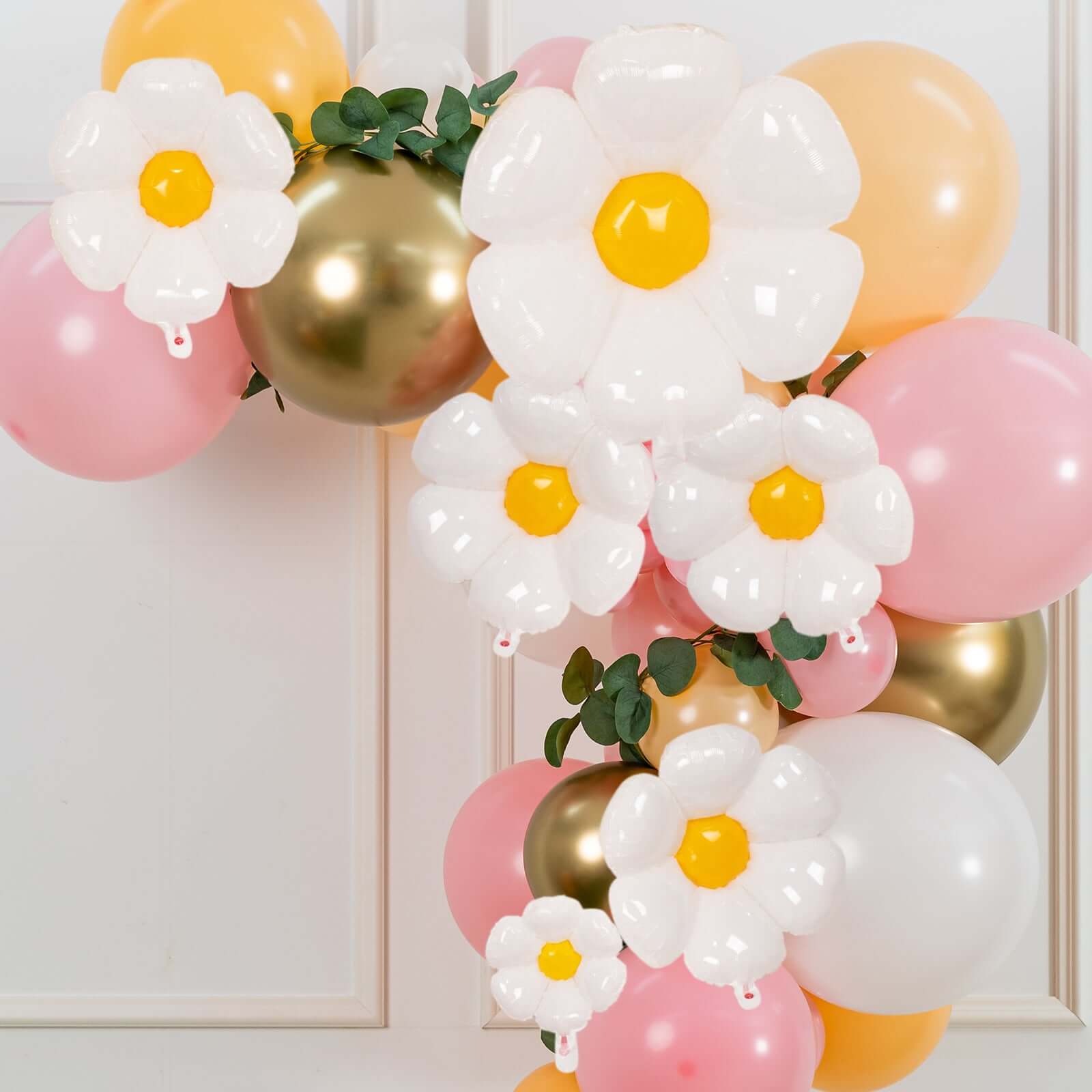 Set of 10 White Daisy Flower-Shaped Mylar Foil Party Balloons, Assorted Floral Balloon Decorations with Balloon Dots 10