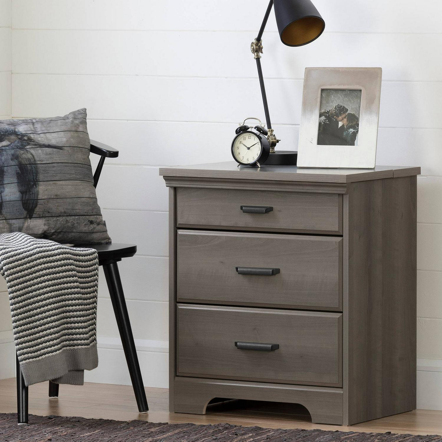 South Shore Versa Nightstand with Charging Station and Drawers， Multiple Finishes