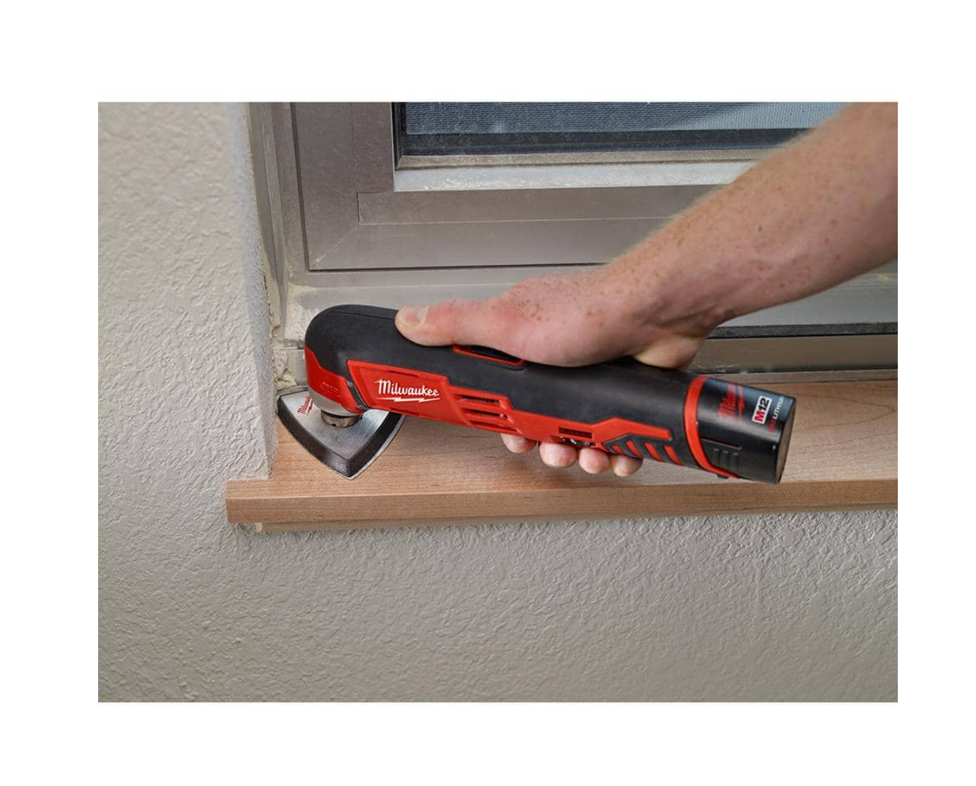 Milwaukee 2426-20 M12 12-Volt Lithium-Ion Cordless Oscillating Multi-Tool (Tool-Only)