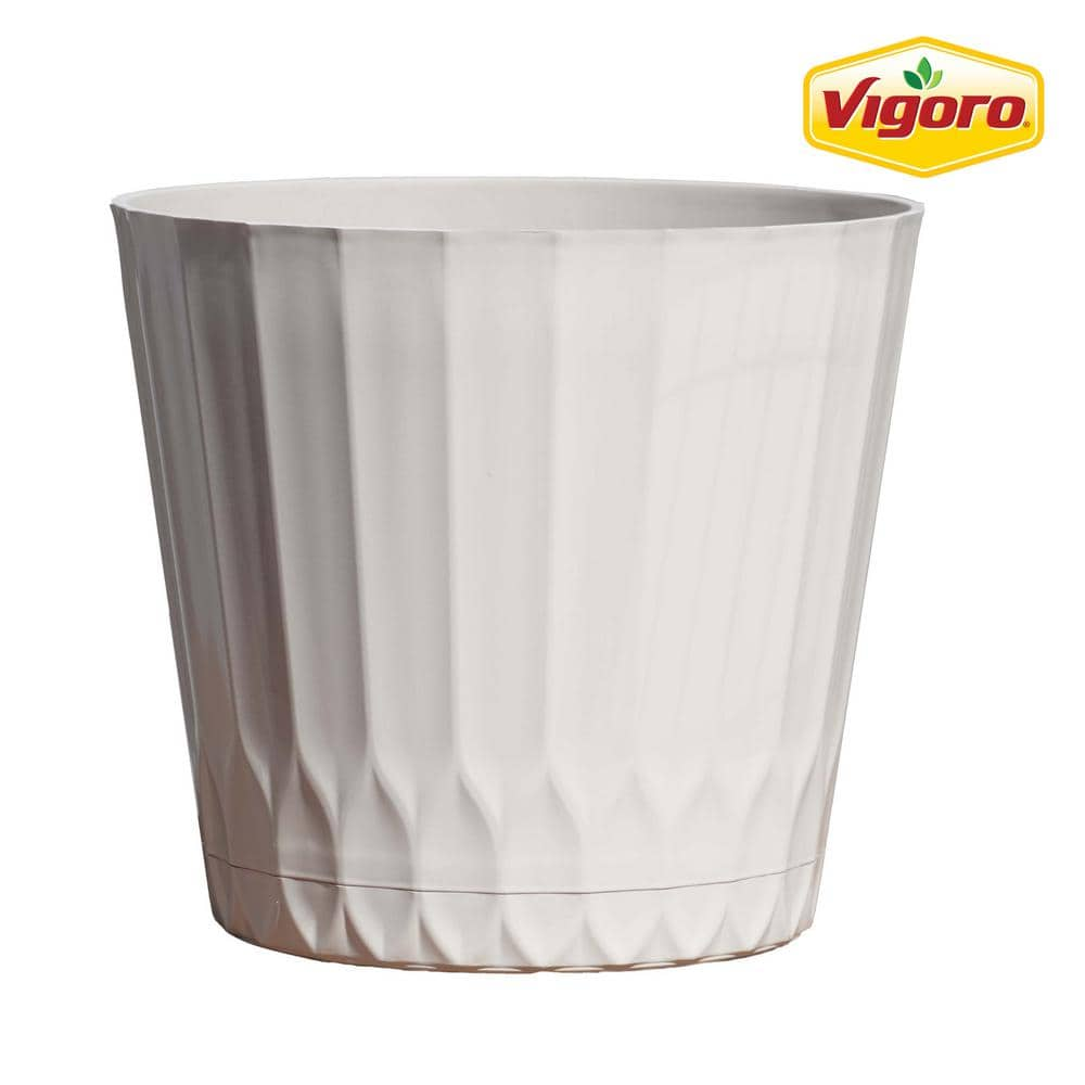 Vigoro 10 in. Concord Medium White Recycled Plastic Planter (10.6 in. D x 9.4 in. H) with Attached Saucer DP1722NDPS1722