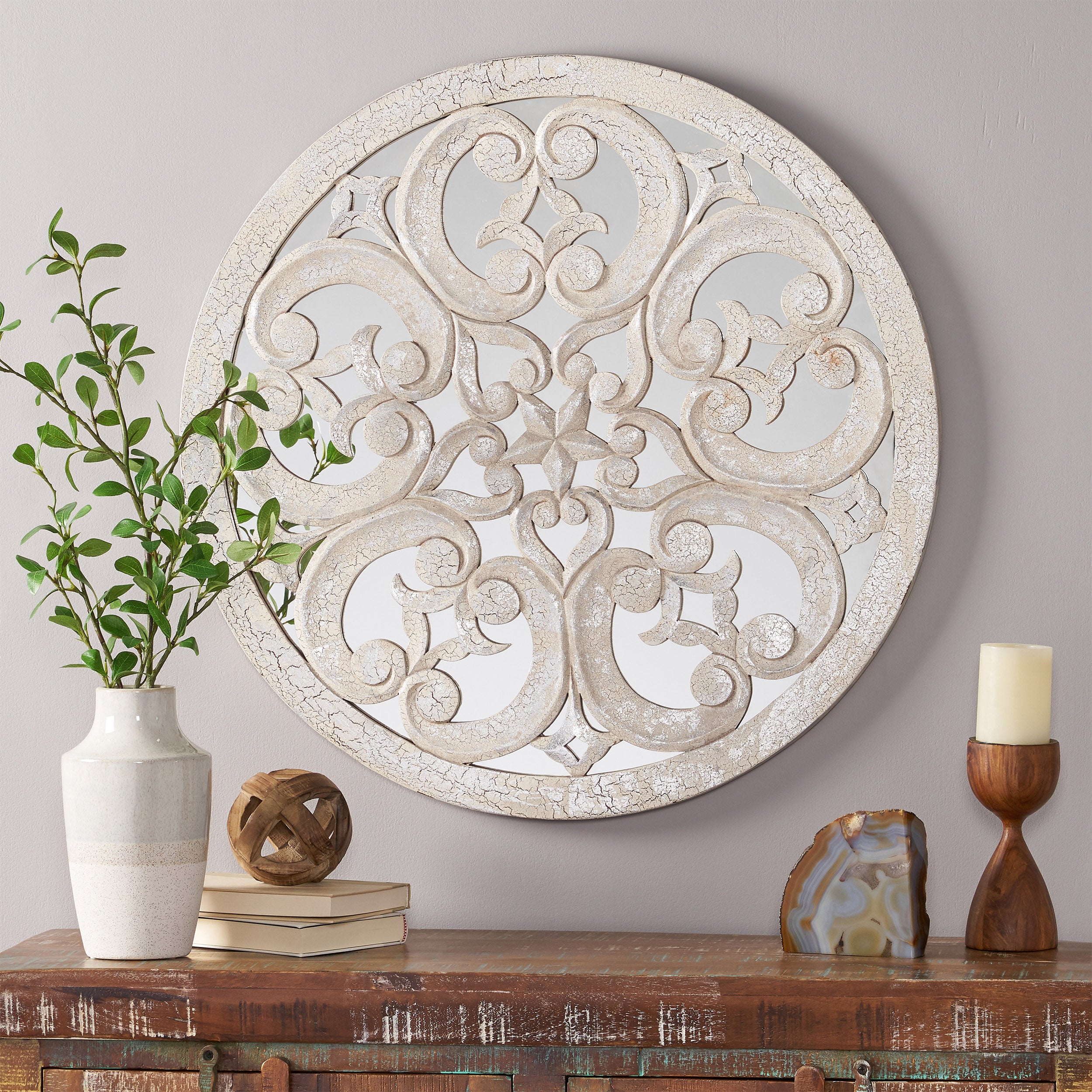 Siere Traditional Wall Accessory