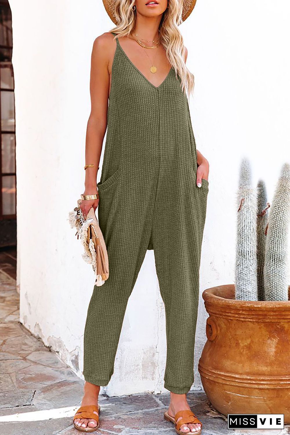 Green Textured Sleeveless V-Neck Pocketed Casual Jumpsuit