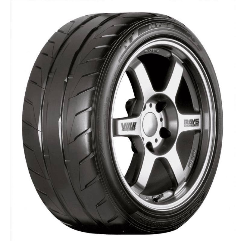 Nitto NT05 245/40R19 98 W Tire