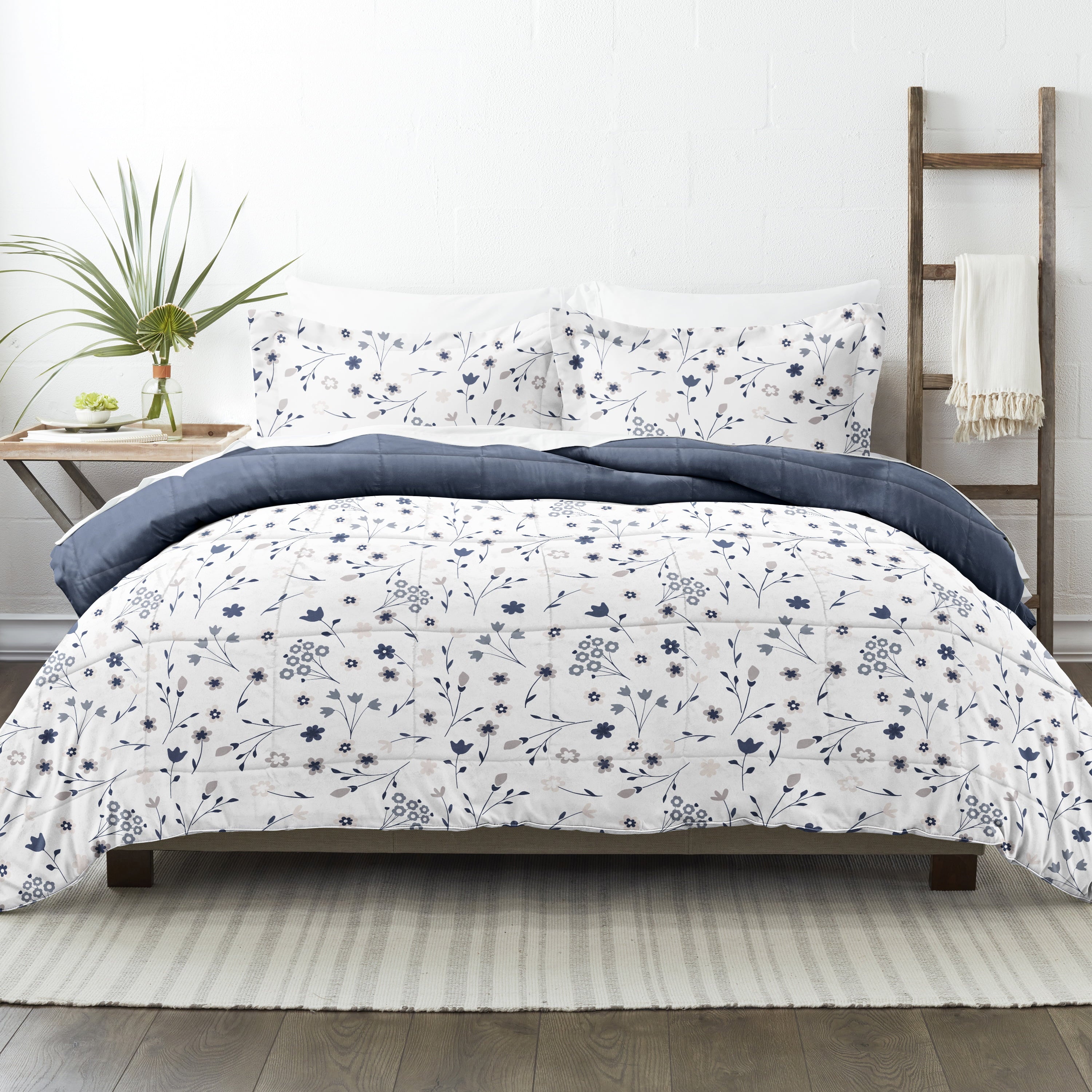 ienjoy Home Blue and White Down Alternative Comforters， Twin， (2 Counts)