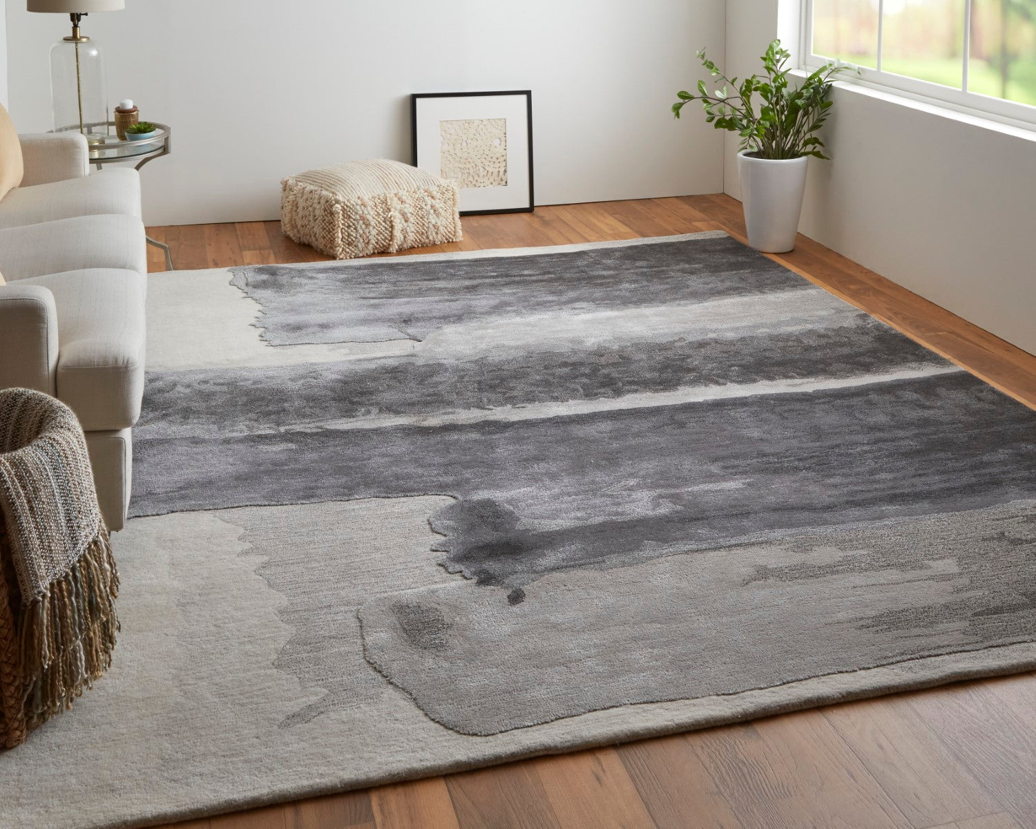 Ramiro Abstract Hand Tufted Charcoal / Ivory Rug