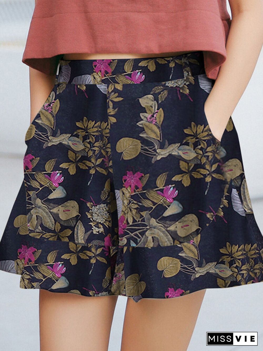 Women Allover Plants Print Pocket Ruffle Hem Shorts