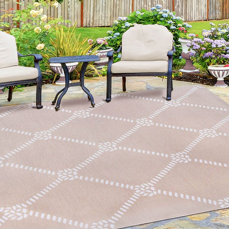 Superior Coastal Diamond Indoor/Outdoor Area Rug