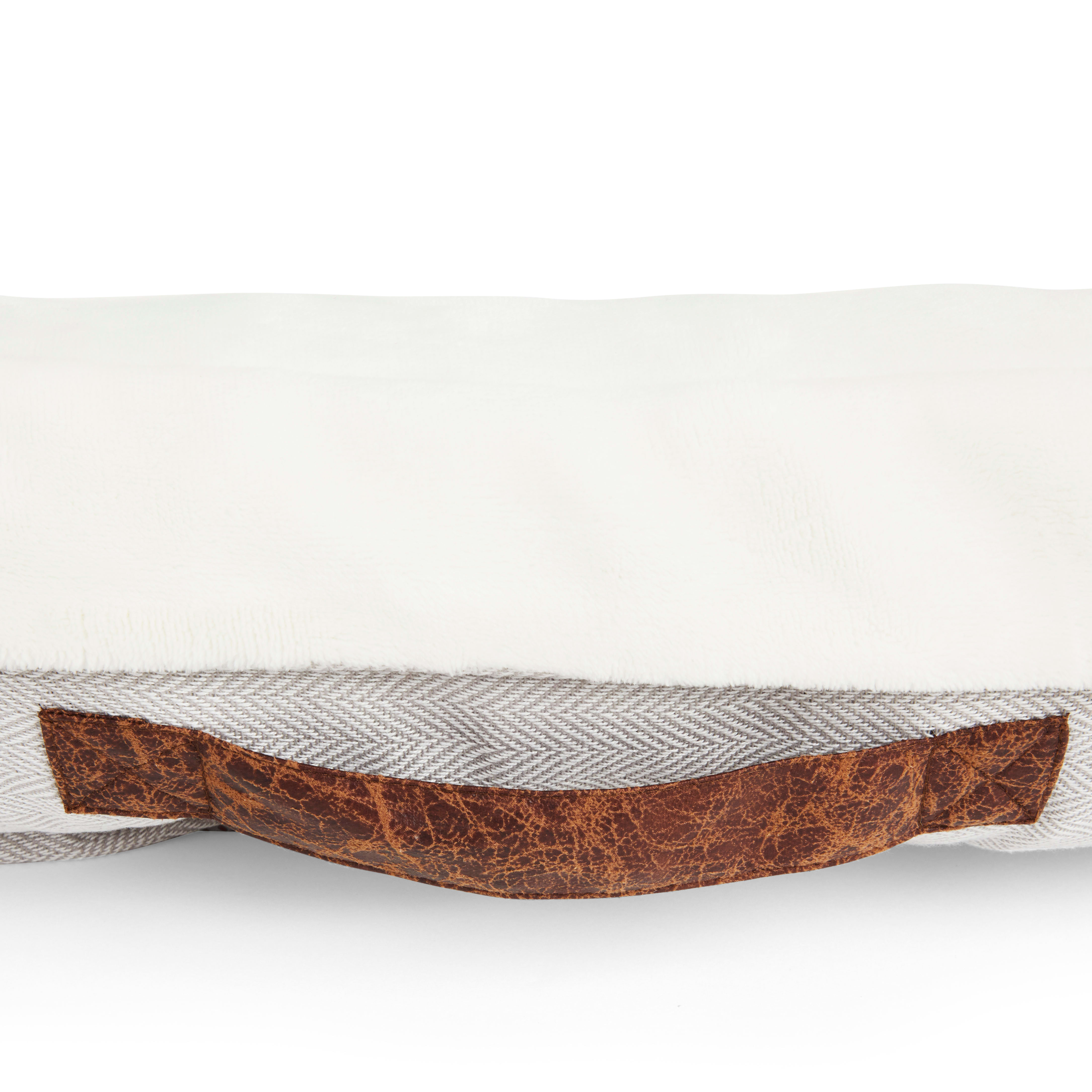 EVERYYAY Snooze Fest Herringbone Orthopedic Dog Bed， 24