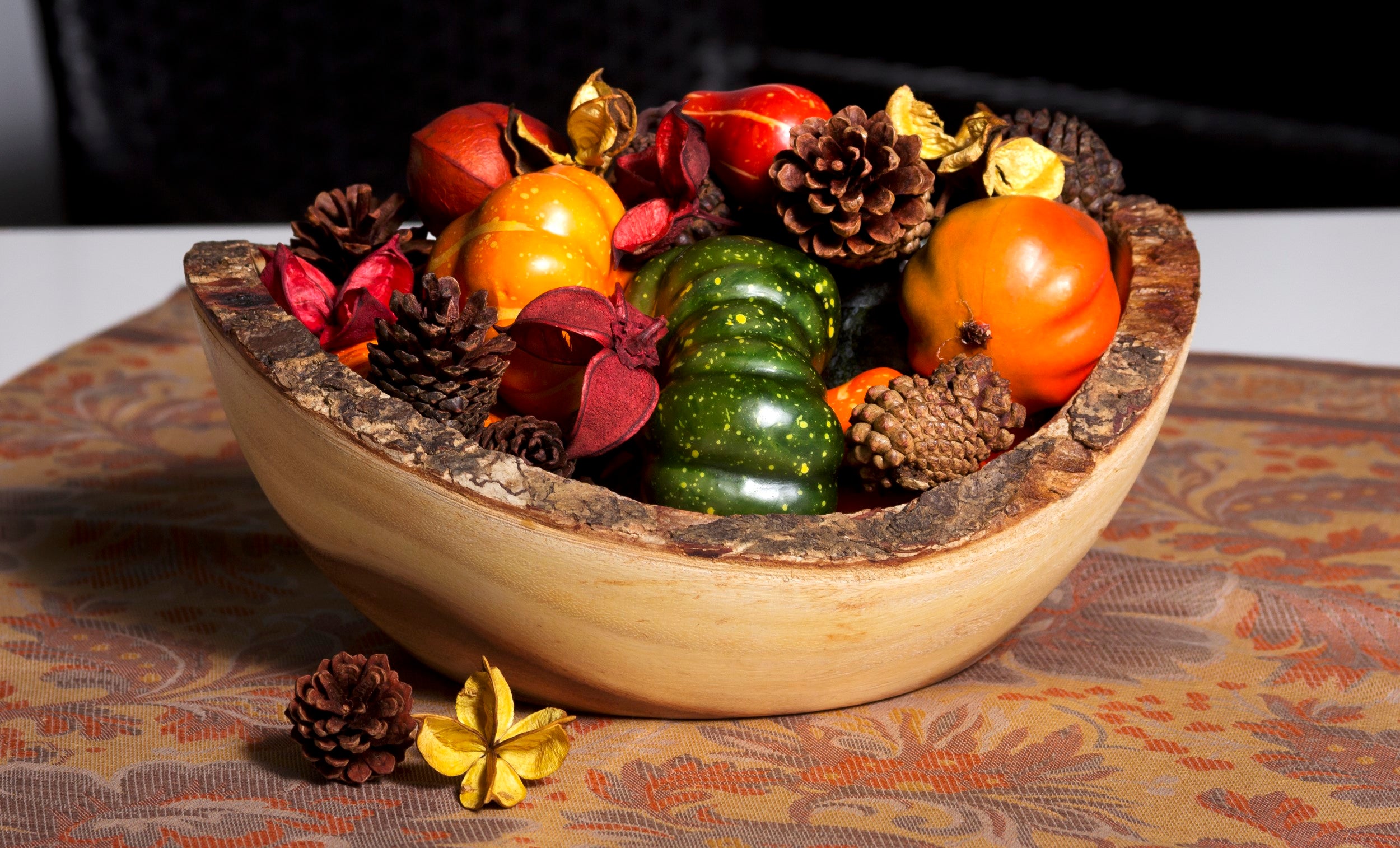 Lipper Acacia Tree Bark Oval Bowl