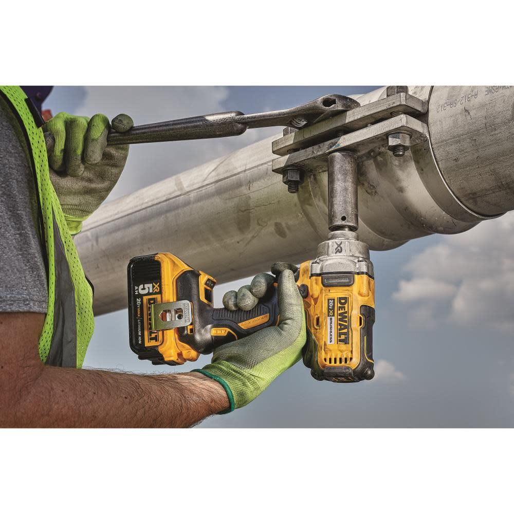 DEWALT 20V MAX XR 1/2" Impact Wrench with 20V Max 5Ah Battery DCF894BDCB205 from DEWALT