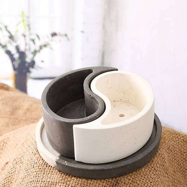 6.3 inch (16 cm) Ying Yang Concrete Pot with Plate(Rustic Black, Rustic White)