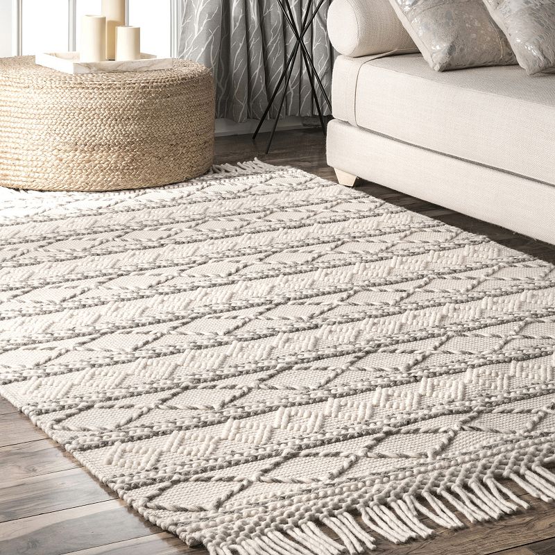 nuLoom Hand Woven Delaney Tassel Area Rug